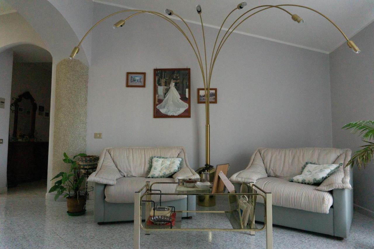 A'Rasal Hotel Irsina Luaran gambar